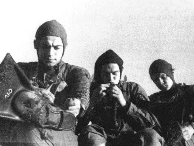 Training in Helford with captured Italian rebreathing suits